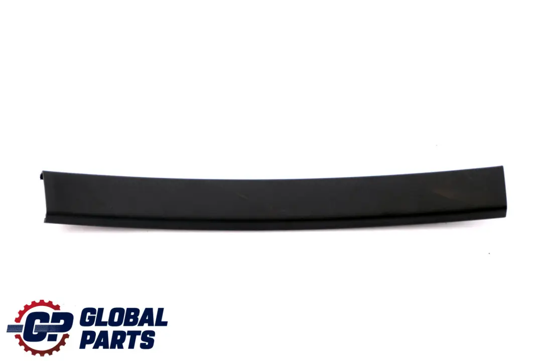 Finestrino Posteriore Destro Guida Web Cover Trim Nero per BMW F10 con numero di parte 7199308 BMW F10 Finestrino Posteriore Destro Guida Web Cover Trim Nero - SKU 7199308 - Numero di parte 7199308