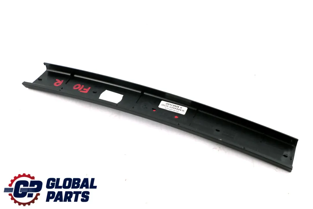 Finestrino Posteriore Destro Guida Web Cover Trim Nero per BMW F10 con numero di parte 7199308 BMW F10 Finestrino Posteriore Destro Guida Web Cover Trim Nero - SKU 7199308 - Numero di parte 7199308