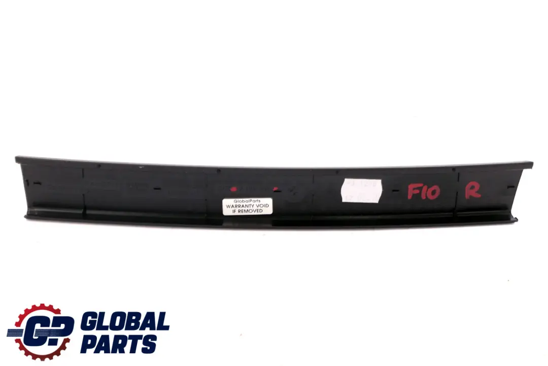 Finestrino Posteriore Destro Guida Web Cover Trim Nero per BMW F10 con numero di parte 7199308 BMW F10 Finestrino Posteriore Destro Guida Web Cover Trim Nero - SKU 7199308 - Numero di parte 7199308