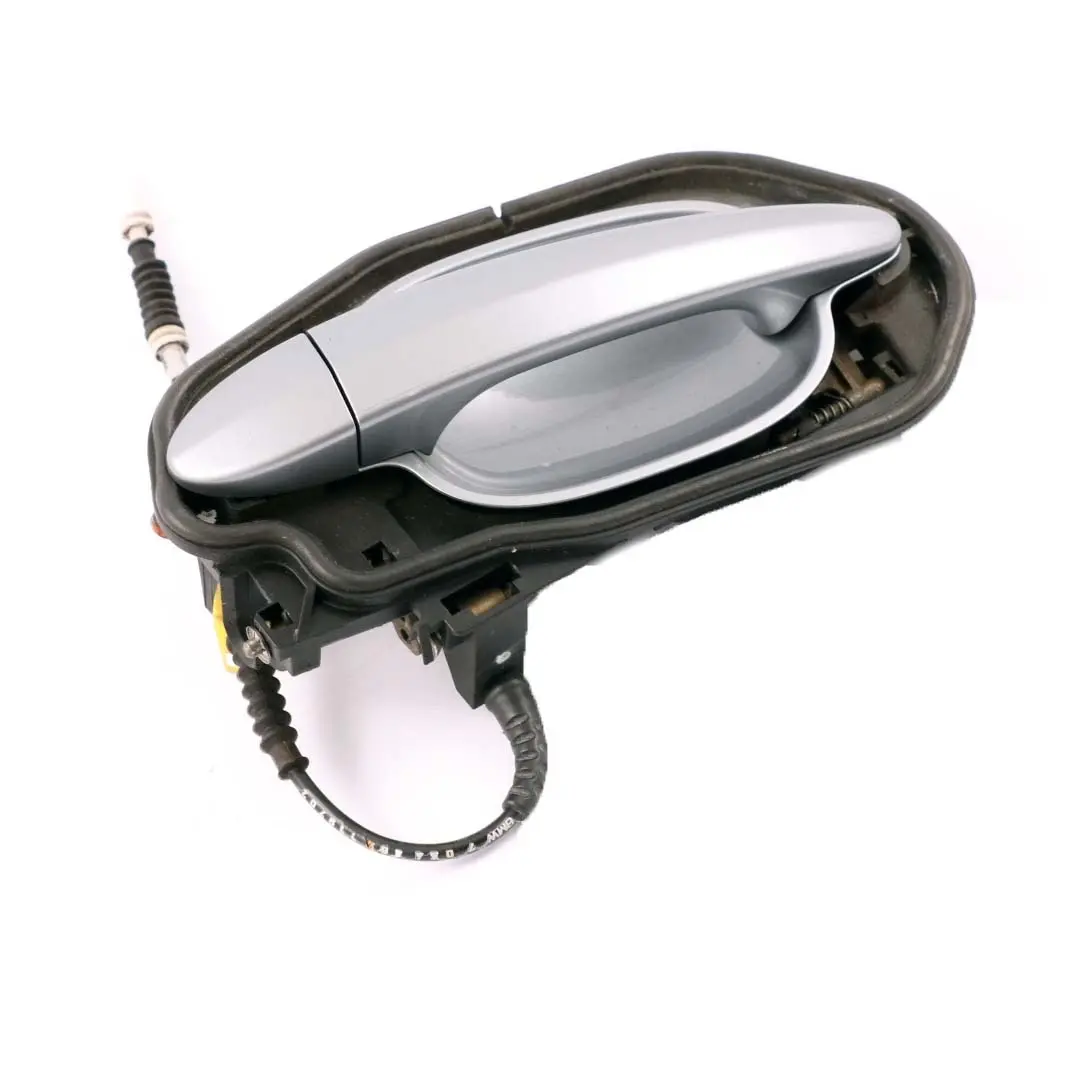 Asidero Trasero Izquierdo Silbergrau Gris Plata A08 para BMW E60 E61 con número de pieza 7034469 BMW E60 E61 Asidero Trasero Izquierdo Silbergrau Gris Plata A08 - SKU 7199555-SBG - Número de pieza 7034469