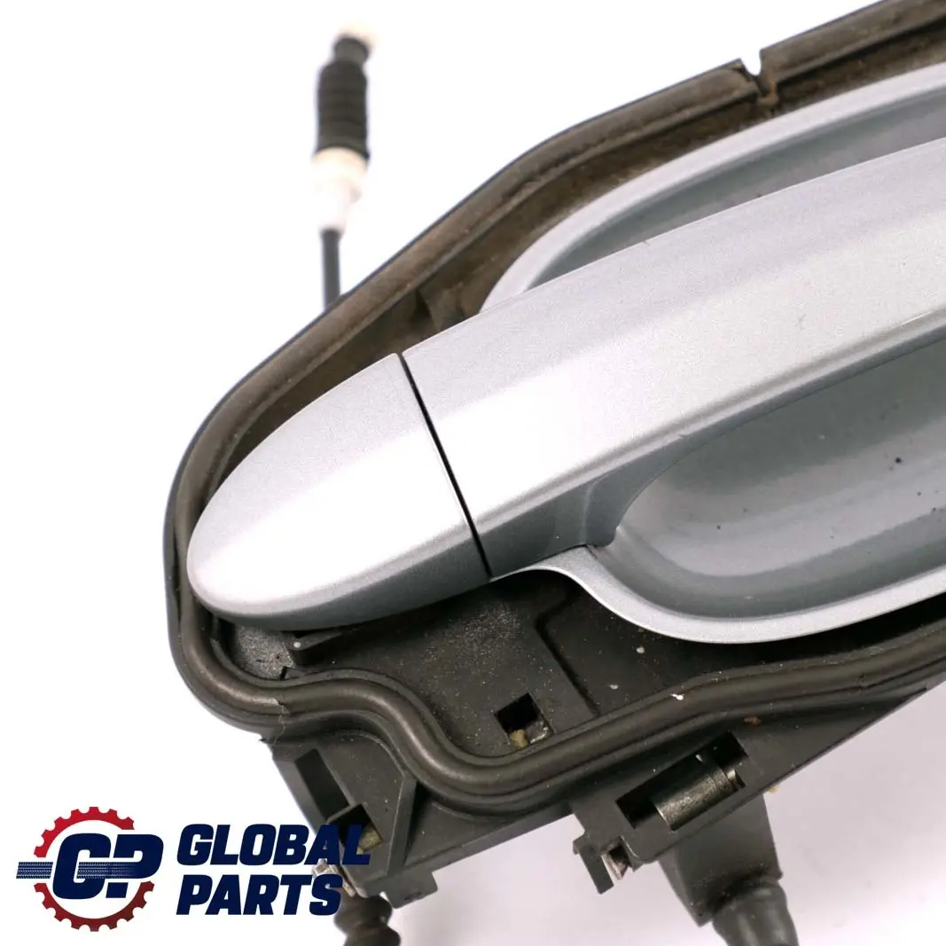 Griff Türgriff Hinten Links Silbergrau Metallic A08 für BMW 5 E60 E61 1 mit Teilenummer 7034469 BMW 5 E60 E61 1 Griff Türgriff Hinten Links Silbergrau Metallic A08 - SKU 7199555-SBG1 - Teilenummer 7034469