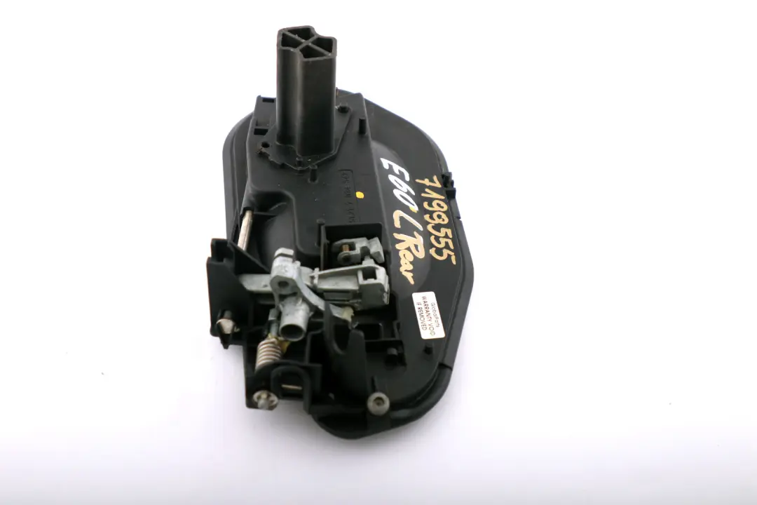 Supporto Maniglia Porta Esterna Posteriore Sinistra 7034543 per BMW E60 E61 con numero di parte 7199555 BMW E60 E61 Supporto Maniglia Porta Esterna Posteriore Sinistra 7034543 - SKU 7199555 - Numero di parte 7199555