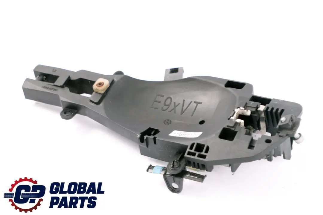 Mocowanie Wspornik Klamka Lewy Przód do BMW E90 E91 o numerze 7199835 BMW E90 E91 Mocowanie Wspornik Klamka Lewy Przód - SKU 7199835 - Numer Części 7199835