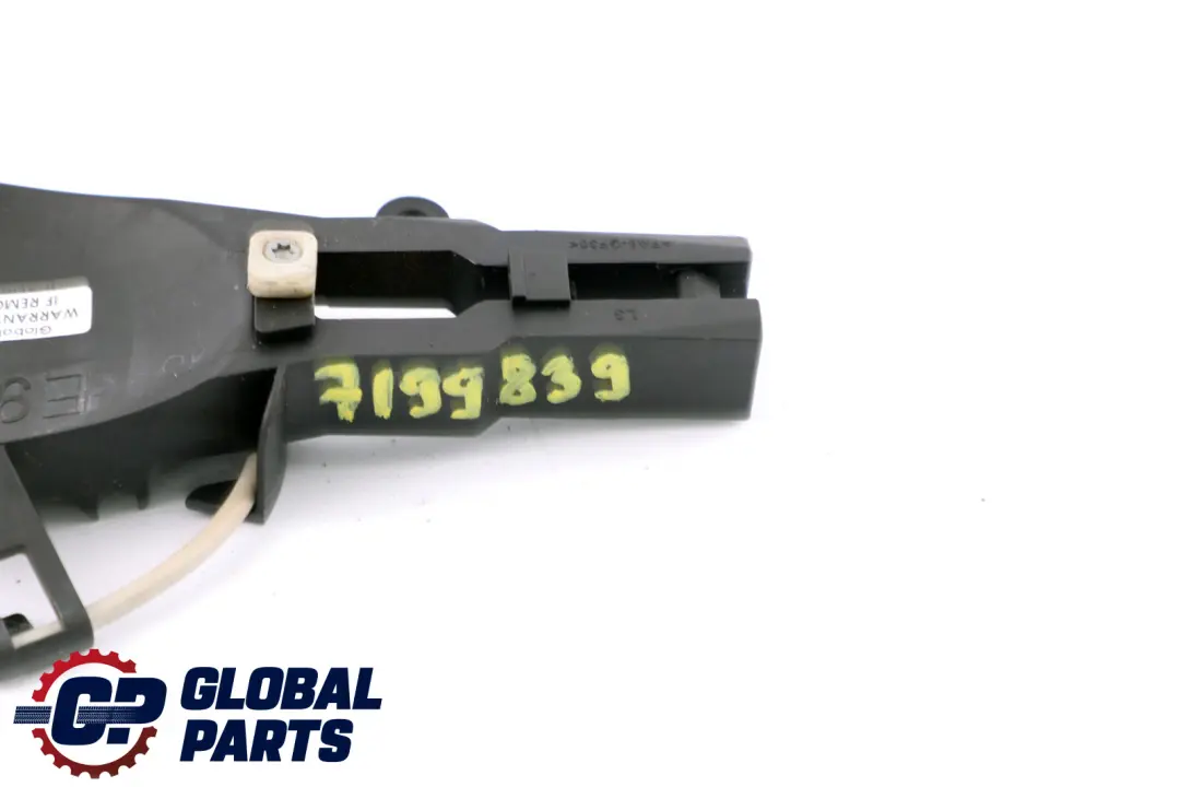 Supporto Maniglia Porta Esterna Posteriore Sinistra per BMW E90 E91 con numero di parte 7199839 BMW E90 E91 Supporto Maniglia Porta Esterna Posteriore Sinistra - SKU 7199839 - Numero di parte 7199839