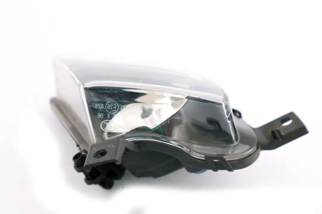 Phares Antibrouillard avant Droit pour BMW 3 E90 E91 LCI à propos du numéro de pièce 7199894 BMW 3 E90 E91 LCI Phares Antibrouillard avant Droit - SKU 7199894 - Numéro de pièce 7199894