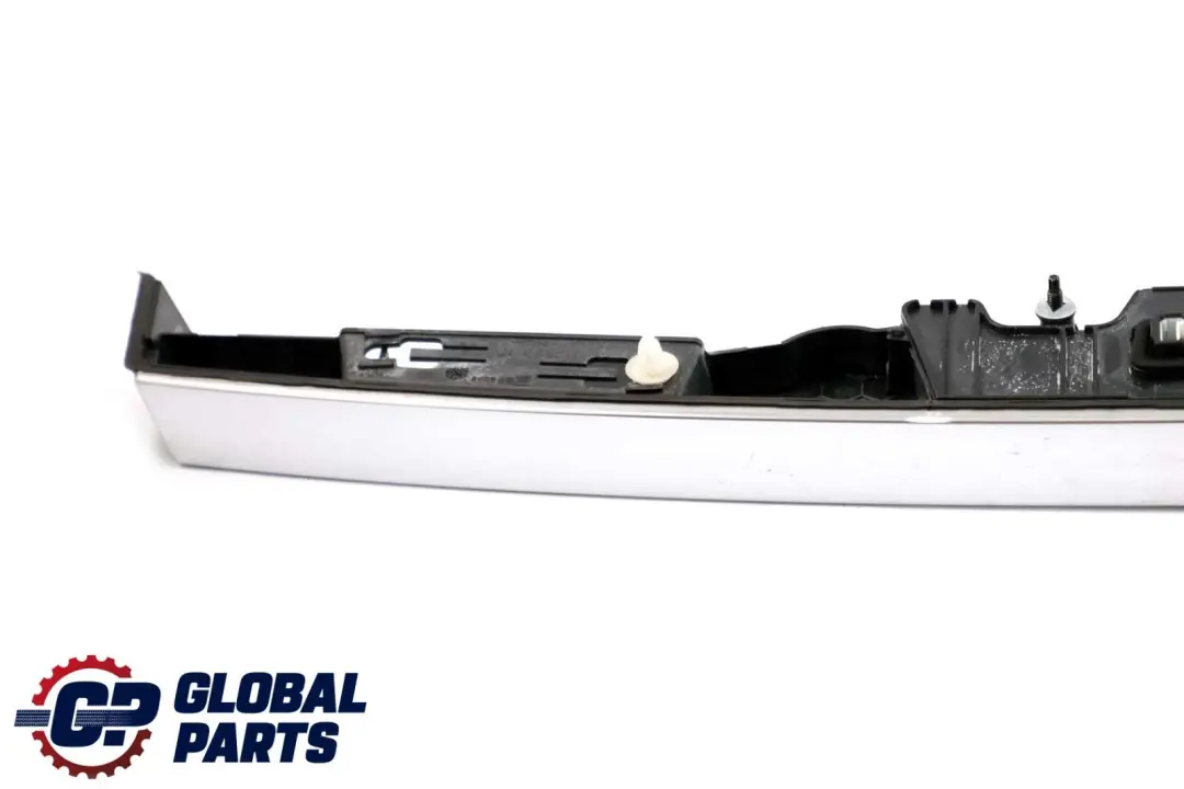 Manija Maletero Trasero Cromo para BMW F01 F02 con número de pieza 7200035 BMW F01 F02 Manija Maletero Trasero Cromo - SKU 7200035 - Número de pieza 7200035