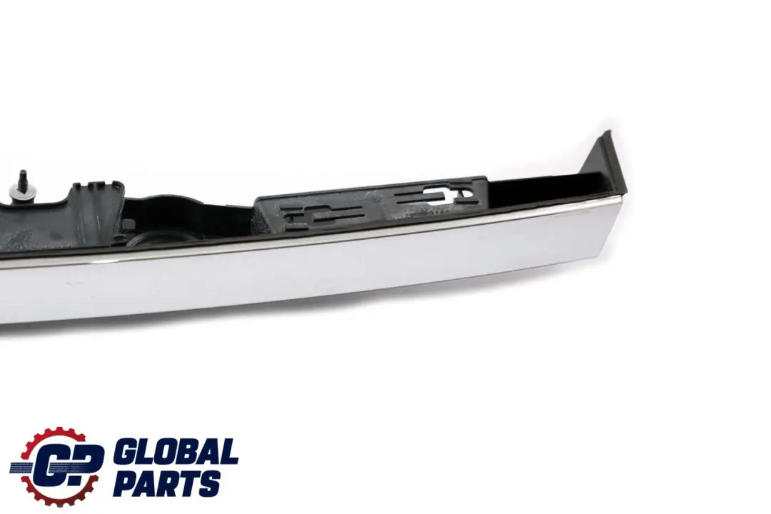 Maniglia Portellone Posteriore Bagagliaio Cromo per BMW F01 F02 con numero di parte 7200035 BMW F01 F02 Maniglia Portellone Posteriore Bagagliaio Cromo - SKU 7200035 - Numero di parte 7200035