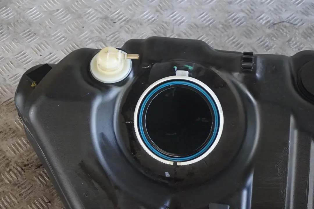 Bare Plastic Fuel Tank Diesel to BMW 5 Series E60 E60N LCI with Part number 7200079 BMW 5 Series E60 E60N LCI Bare Plastic Fuel Tank Diesel - SKU 7200079-2 - Part number 7200079