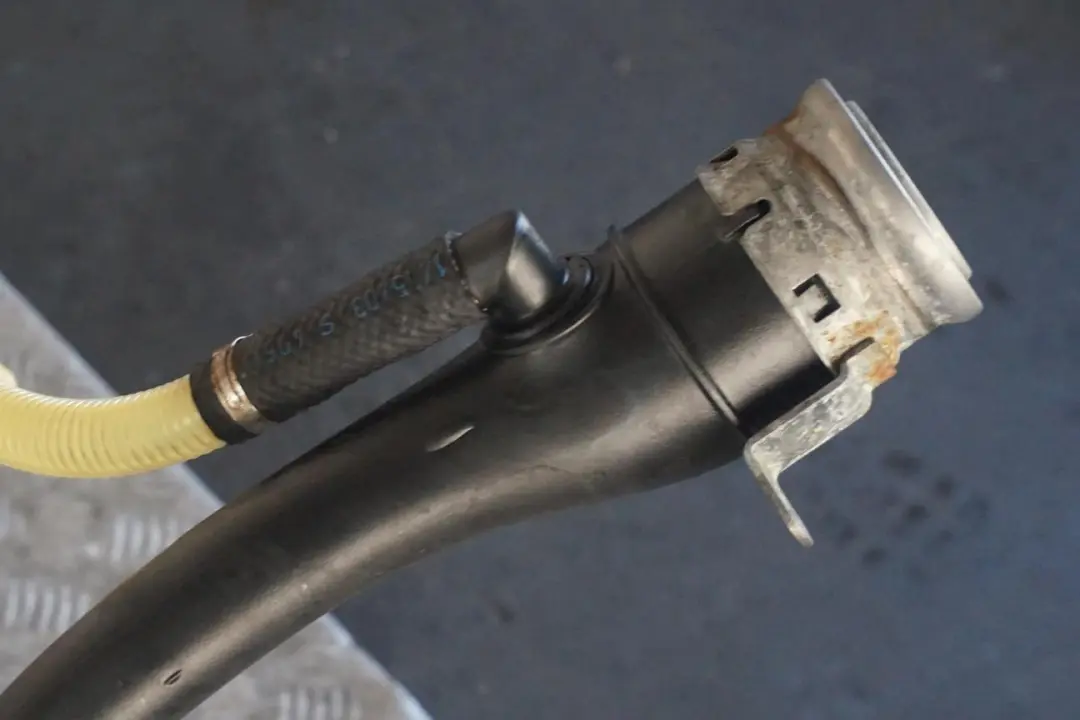 Reihe E63 E64 645i 650i N62 Kompletter Kraftstofftank Kunststoff für BMW 6 mit Teilenummer 7200080 BMW 6 Reihe E63 E64 645i 650i N62 Kompletter Kraftstofftank Kunststoff - SKU 7200080-2 - Teilenummer 7200080