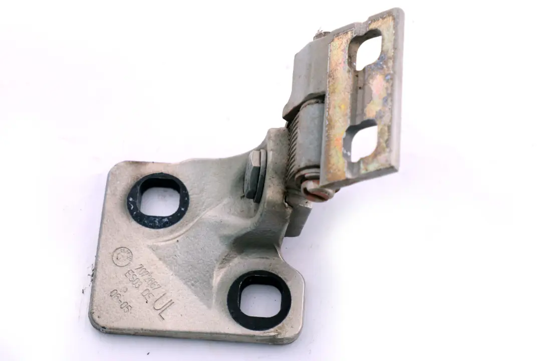 Door Hinge Bottom Left N/S Mineralsilber Silver 7072667 to BMW 6 Series E63 E64 with Part number 7200225 BMW 6 Series E63 E64 Door Hinge Bottom Left N/S Mineralsilber Silver 7072667 - SKU 7200225-MSB - Part number 7200225