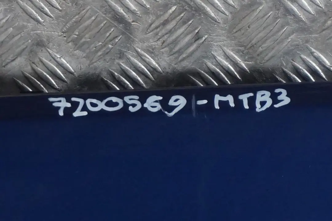 Tür vorn links Montegoblau Montego Blau Metallic - A51 für BMW 3 er E92 3 E93 mit Teilenummer 7200569 BMW 3 er E92 3 E93 Tür vorn links Montegoblau Montego Blau Metallic - A51 - SKU 7200569-MTB3 - Teilenummer 7200569