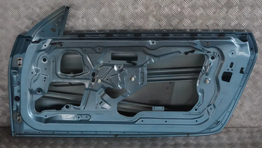 Door Front Right O/S Atlantikblau Atlantic Blue - A13 to BMW 3 Series E92 E93 with Part number 7200570 BMW 3 Series E92 E93 Door Front Right O/S Atlantikblau Atlantic Blue - A13 - SKU 7200570-ATL - Part number 7200570