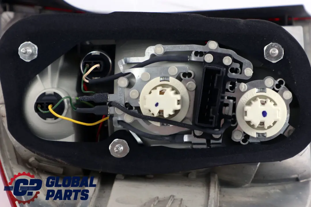 Luce posteriore nel pannello laterale destro per BMW X5 E70 con numero di parte 7200818 BMW X5 E70 Luce posteriore nel pannello laterale destro - SKU 7200818 - Numero di parte 7200818