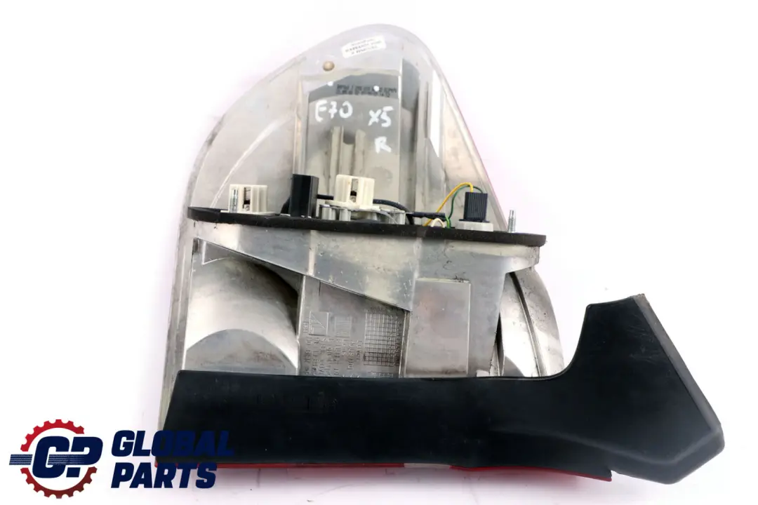 Luz Trasera En El Panel Lateral Derecho para BMW E70 con número de pieza 7200818 BMW E70 Luz Trasera En El Panel Lateral Derecho - SKU 7200818 - Número de pieza 7200818