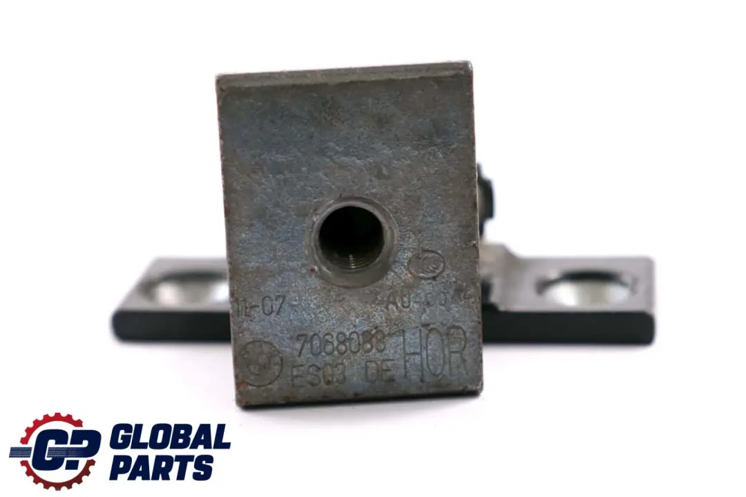 Right O/S Door Upper Hinge Black 7068088 to BMW 5 Series E60 E61 Rear with Part number 7201304 BMW 5 Series E60 E61 Rear Right O/S Door Upper Hinge Black 7068088 - SKU 7201304-BLK - Part number 7201304