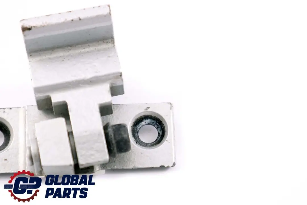 Charnière Supérieure Porte Arrière Droite Titansilber Silver 354 pour BMW 5 E60 E61 à propos du numéro de pièce 7201304 BMW 5 E60 E61 Charnière Supérieure Porte Arrière Droite Titansilber Silver 354 - SKU 7201304-TS - Numéro de pièce 7201304