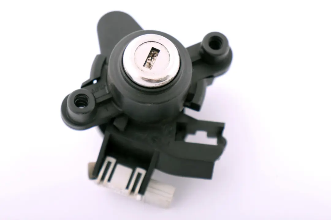 Verschluss mit Code Kofferraum Deckel hinten für BMW 5 er E60 E60 LCi mit Teilenummer 51247201534 BMW 5 er E60 E60 LCi Verschluss mit Code Kofferraum Deckel hinten - SKU 7201534 - Teilenummer 51247201534