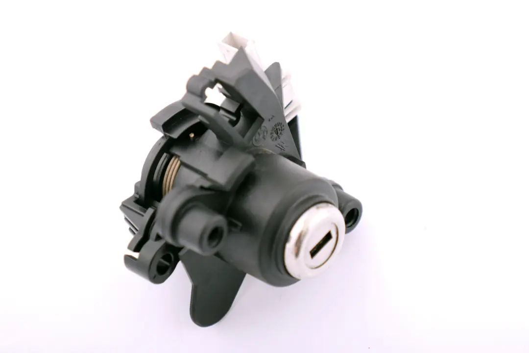 Verschluss mit Code Kofferraum Deckel hinten für BMW 5 er E60 E60 LCi mit Teilenummer 51247201534 BMW 5 er E60 E60 LCi Verschluss mit Code Kofferraum Deckel hinten - SKU 7201534 - Teilenummer 51247201534