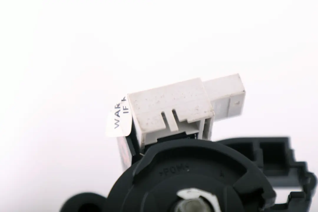 Verschluss mit Code Kofferraum Deckel hinten für BMW 5 er E60 E60 LCi mit Teilenummer 51247201534 BMW 5 er E60 E60 LCi Verschluss mit Code Kofferraum Deckel hinten - SKU 7201534 - Teilenummer 51247201534