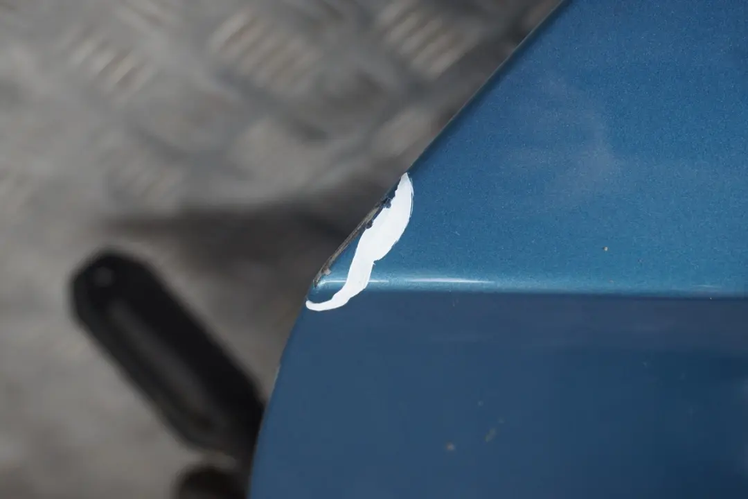 Front Left Door N/S Maledivenblau Maldives Blue to BMW Z4 Series E85 Convertible with Part number 7201637 BMW Z4 Series E85 Convertible Front Left Door N/S Maledivenblau Maldives Blue - SKU 7201637-MAB - Part number 7201637