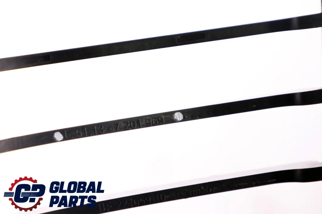 Atrapa Grill Nerka Kratka Lewa Chrom do BMW E90 E91 o numerze 7201969 BMW E90 E91 Atrapa Grill Nerka Kratka Lewa Chrom - SKU 7201969 - Numer Części 7201969