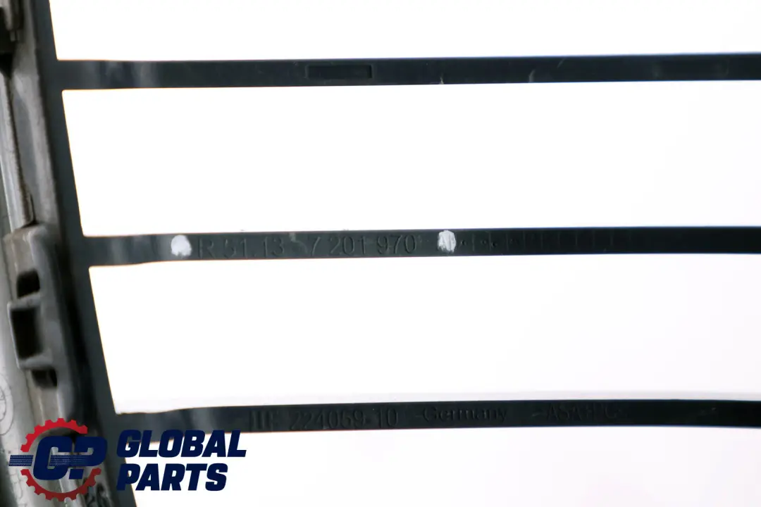 Paraurti Anteriore Griglia Centrale Cromata Destra per BMW E90 E91 LCI con numero di parte 7201970 BMW E90 E91 LCI Paraurti Anteriore Griglia Centrale Cromata Destra - SKU 7201970 - Numero di parte 7201970