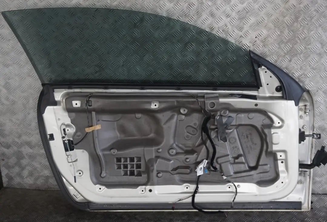 Door Front Left N/S Mineralsilber Silver Metallic - A14 to BMW 6 Series E63 E64 with Part number 7202075 BMW 6 Series E63 E64 Door Front Left N/S Mineralsilber Silver Metallic - A14 - SKU 7202075-MS - Part number 7202075