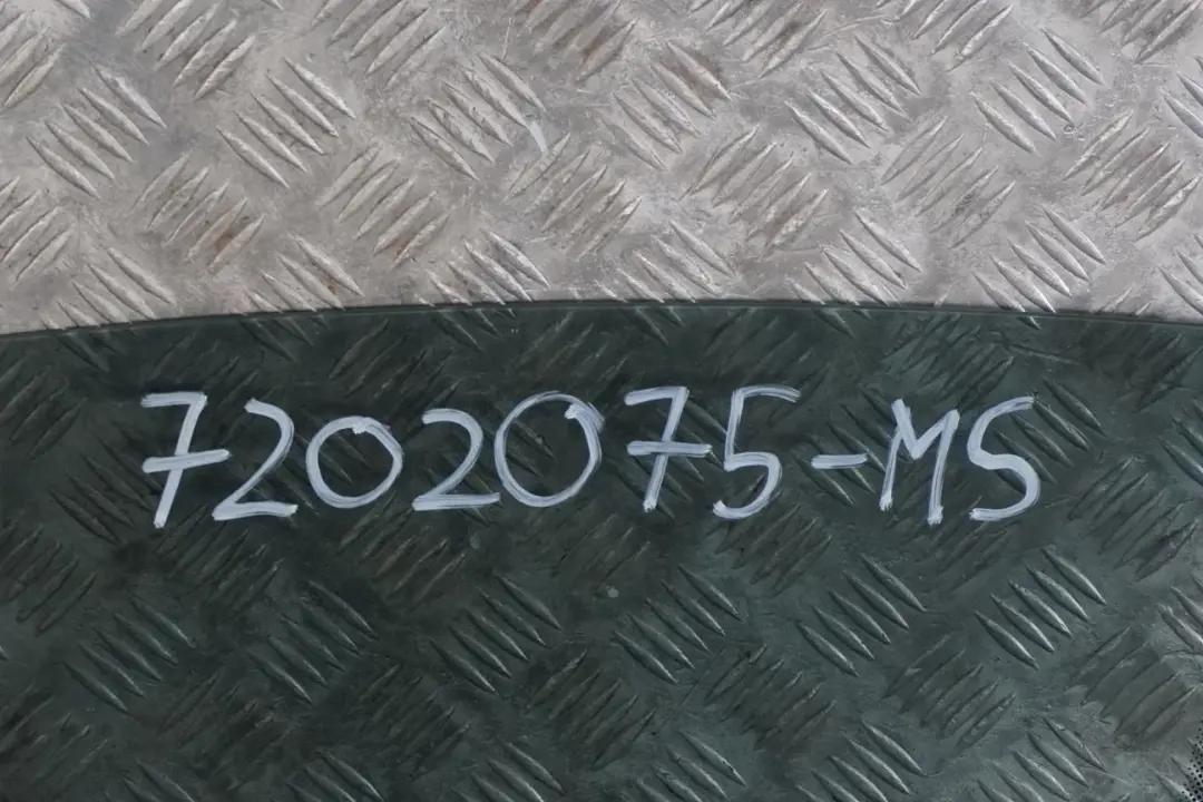 Tür Vorne Links Mineralsilber Mineral Silber Metallic - A14 für BMW 6 er E63 E64 mit Teilenummer 7202075 BMW 6 er E63 E64 Tür Vorne Links Mineralsilber Mineral Silber Metallic - A14 - SKU 7202075-MS - Teilenummer 7202075