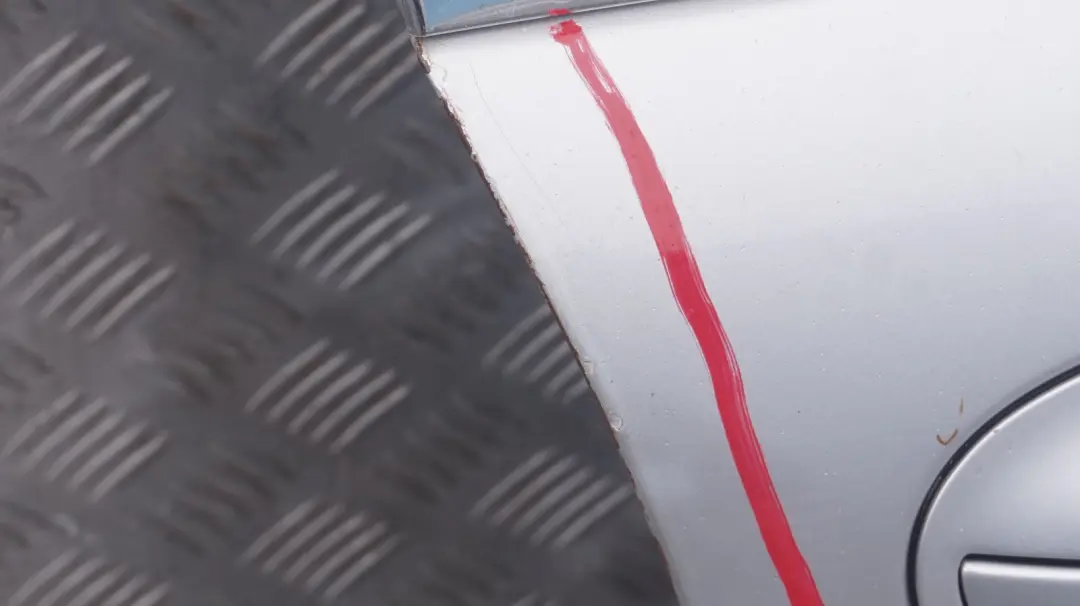 Drzwi prawe przednie przód titansilber do BMW E65 o numerze 7202082 BMW E65 Drzwi prawe przednie przód titansilber - SKU 7202082-TS - Numer Części 7202082