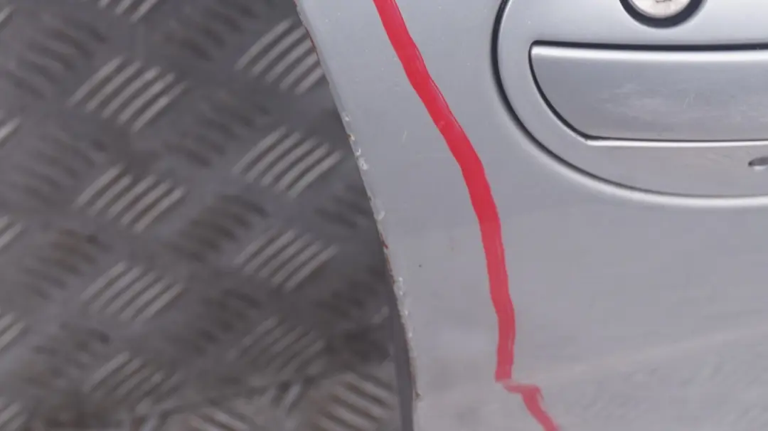 Beifahrer Tür vorne rechts Titansilber Silber Metallic für BMW 7 er E65 E66 mit Teilenummer 7202082 BMW 7 er E65 E66 Beifahrer Tür vorne rechts Titansilber Silber Metallic - SKU 7202082-TS - Teilenummer 7202082