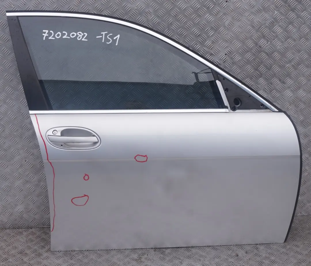 Door Front Right O/S Titansilber Silver Silber Metallic to BMW 7 Series E65 E66 with Part number 7202082 BMW 7 Series E65 E66 Door Front Right O/S Titansilber Silver Silber Metallic - SKU 7202082-TS - Part number 7202082