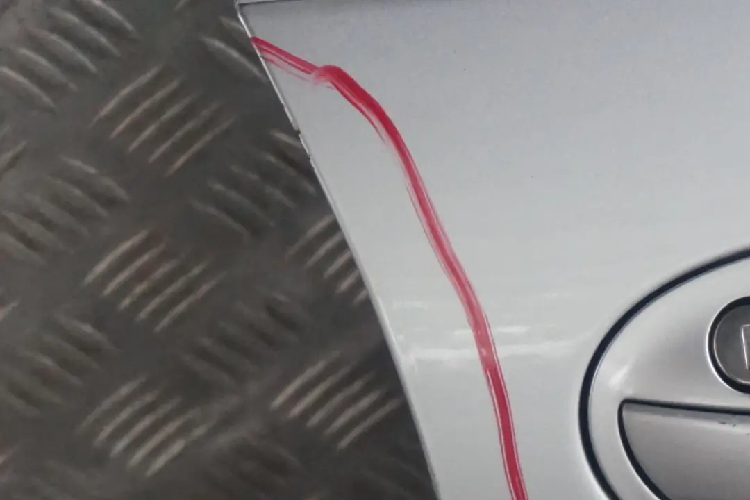 Drzwi prawe przednie przód titansilber do BMW E65 o numerze 7202082 BMW E65 Drzwi prawe przednie przód titansilber - SKU 7202082-TS1 - Numer Części 7202082