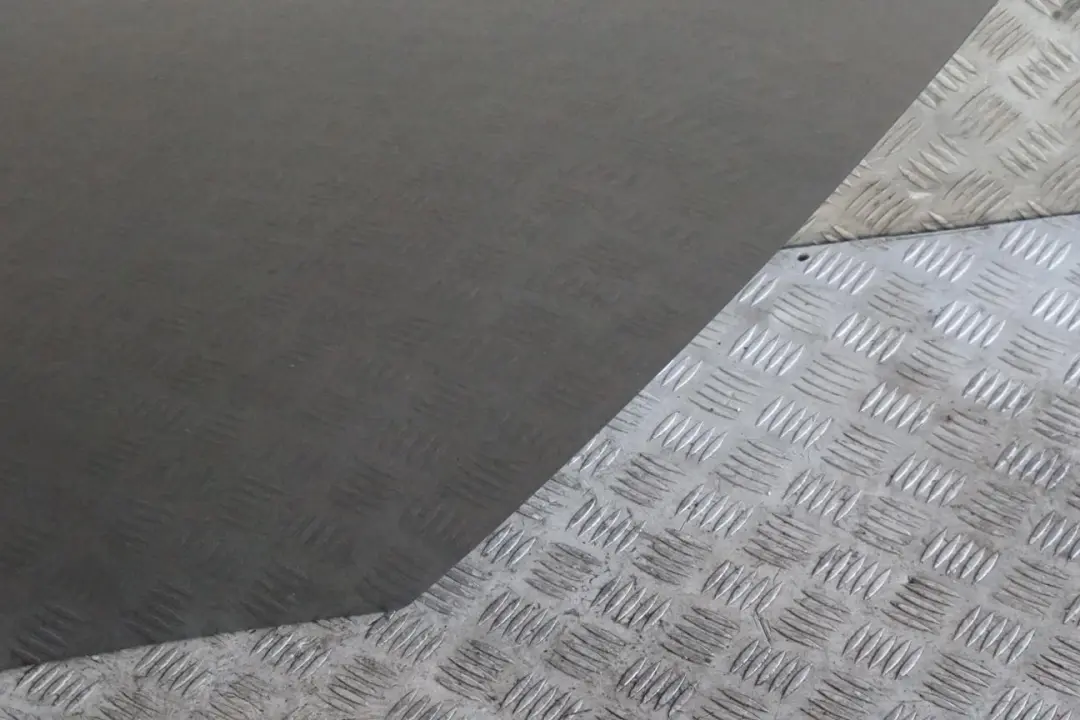 Door Rear Left N/S Sterlinggrau Sterling Grey Metallic - 472 to BMW 7 Series E65 with Part number 7202083 BMW 7 Series E65 Door Rear Left N/S Sterlinggrau Sterling Grey Metallic - 472 - SKU 7202083-STG - Part number 7202083