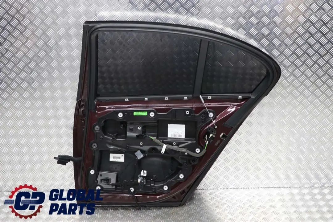 Portiera Posteriore Destra Rosso Barbera Rosso Metallizzato - A39 per BMW E65 con numero di parte 7202084 BMW E65 Portiera Posteriore Destra Rosso Barbera Rosso Metallizzato - A39 - SKU 7202084-BAR - Numero di parte 7202084