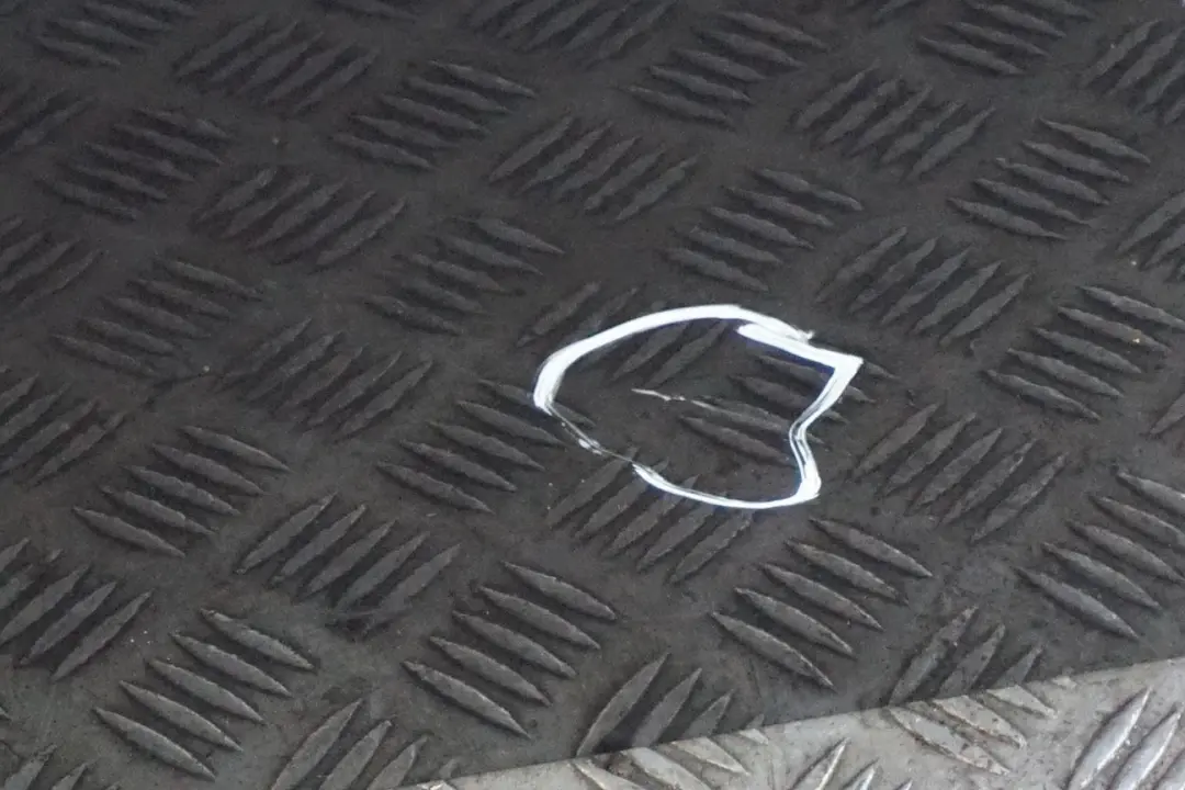 Drzwi prawe tylne tył monacoblau do BMW 7 E65 o numerze 7202084 BMW 7 E65 Drzwi prawe tylne tył monacoblau - SKU 7202084-MB - Numer Części 7202084