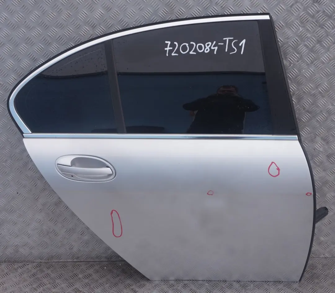 Beifahrer Tür hinten rechts Titansilber Silber Metallic für BMW 7 er E65 mit Teilenummer 7202084 BMW 7 er E65 Beifahrer Tür hinten rechts Titansilber Silber Metallic - SKU 7202084-TS1 - Teilenummer 7202084