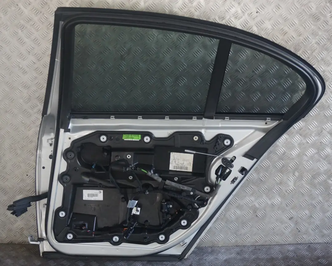 Door Rear Right O/S Titansilber Titan Silver Silber Metallic to BMW 7 Series E65 2 with Part number 7202084 BMW 7 Series E65 2 Door Rear Right O/S Titansilber Titan Silver Silber Metallic - SKU 7202084-TS2 - Part number 7202084