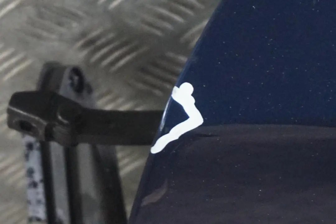 Drzwi lewe przednie Tiefseeblau do BMW E60 E61 o numerze 7202339 BMW E60 E61 Drzwi lewe przednie Tiefseeblau - SKU 7202339-DSB - Numer Części 7202339