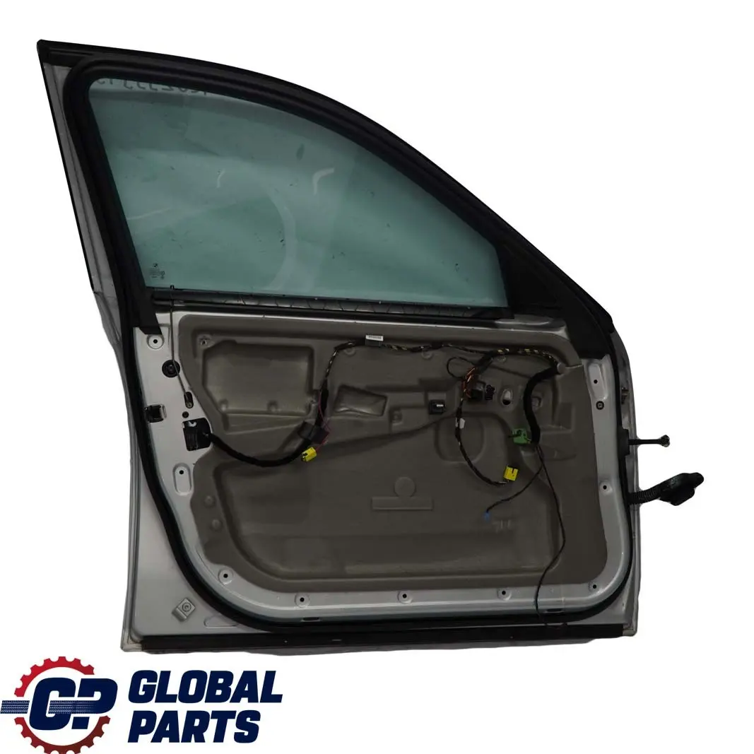 Drzwi lewe lewy przód titansilber do BMW E60 E61 o numerze 7202339 BMW E60 E61 Drzwi lewe lewy przód titansilber - SKU 7202339-TS3 - Numer Części 7202339
