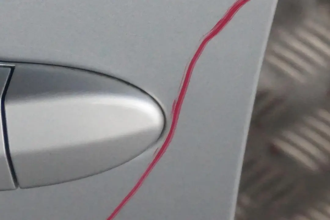 Puerta Delantera Izquierda Titansilber Plata Metalico - 354 para BMW E60 E61 6 con número de pieza 7202339 BMW E60 E61 6 Puerta Delantera Izquierda Titansilber Plata Metalico - 354 - SKU 7202339-TS6 - Número de pieza 7202339