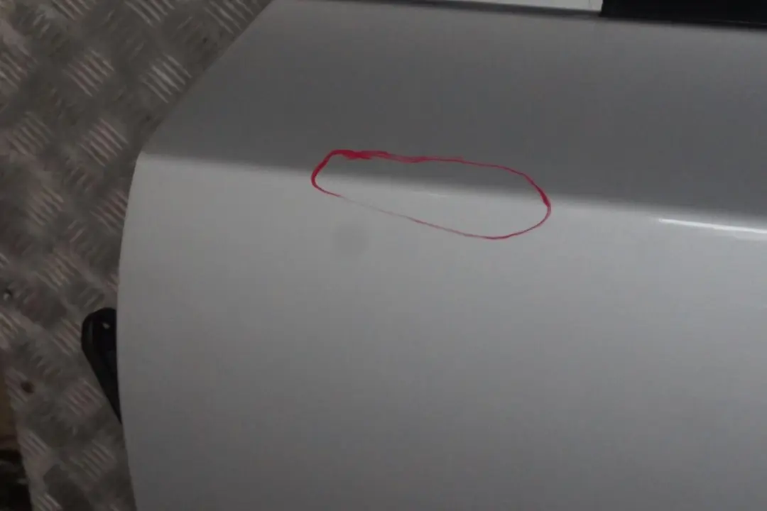 Puerta Delantera Izquierda Titansilber Plata Metalico - 354 para BMW E60 E61 6 con número de pieza 7202339 BMW E60 E61 6 Puerta Delantera Izquierda Titansilber Plata Metalico - 354 - SKU 7202339-TS6 - Número de pieza 7202339