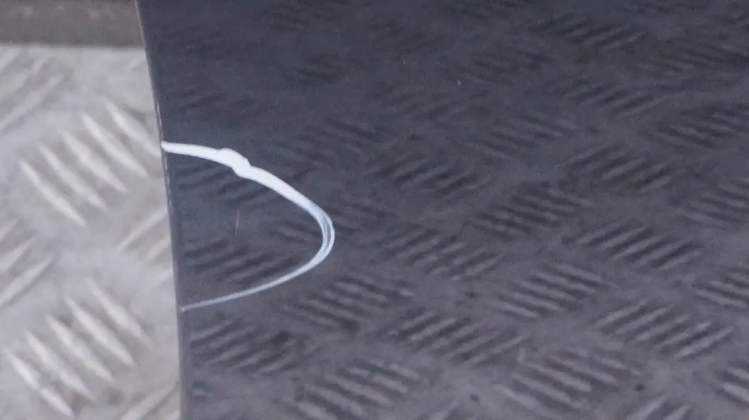 Passeggero Porta Anteriore Destra Nero Carbone - 416 per BMW E60 E61 LCI con numero di parte 7202340 BMW E60 E61 LCI Passeggero Porta Anteriore Destra Nero Carbone - 416 - SKU 7202340-CAR - Numero di parte 7202340