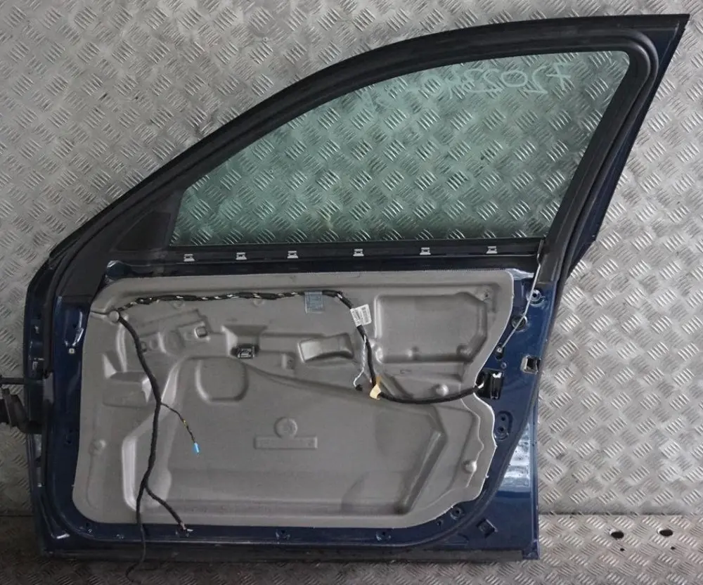 Genuine BMW 5 Series E60 E61 Door Front Right O/S Tiefseeblau Deep Sea Blue to with Part number 7202340 Genuine BMW 5 Series E60 E61 Door Front Right O/S Tiefseeblau Deep Sea Blue - SKU 7202340-DSB - Part number 7202340