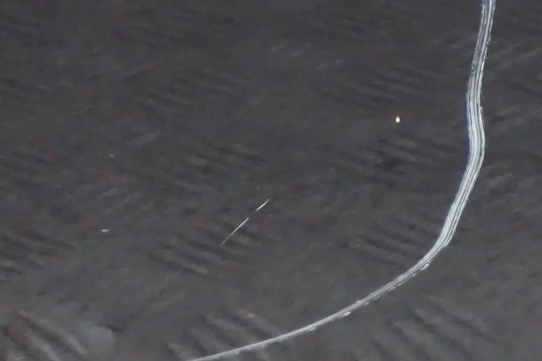 Drzwi prawe przednie monacoblau do BMW E60 E61 o numerze 7202340 BMW E60 E61 Drzwi prawe przednie monacoblau - SKU 7202340-MB1 - Numer Części 7202340