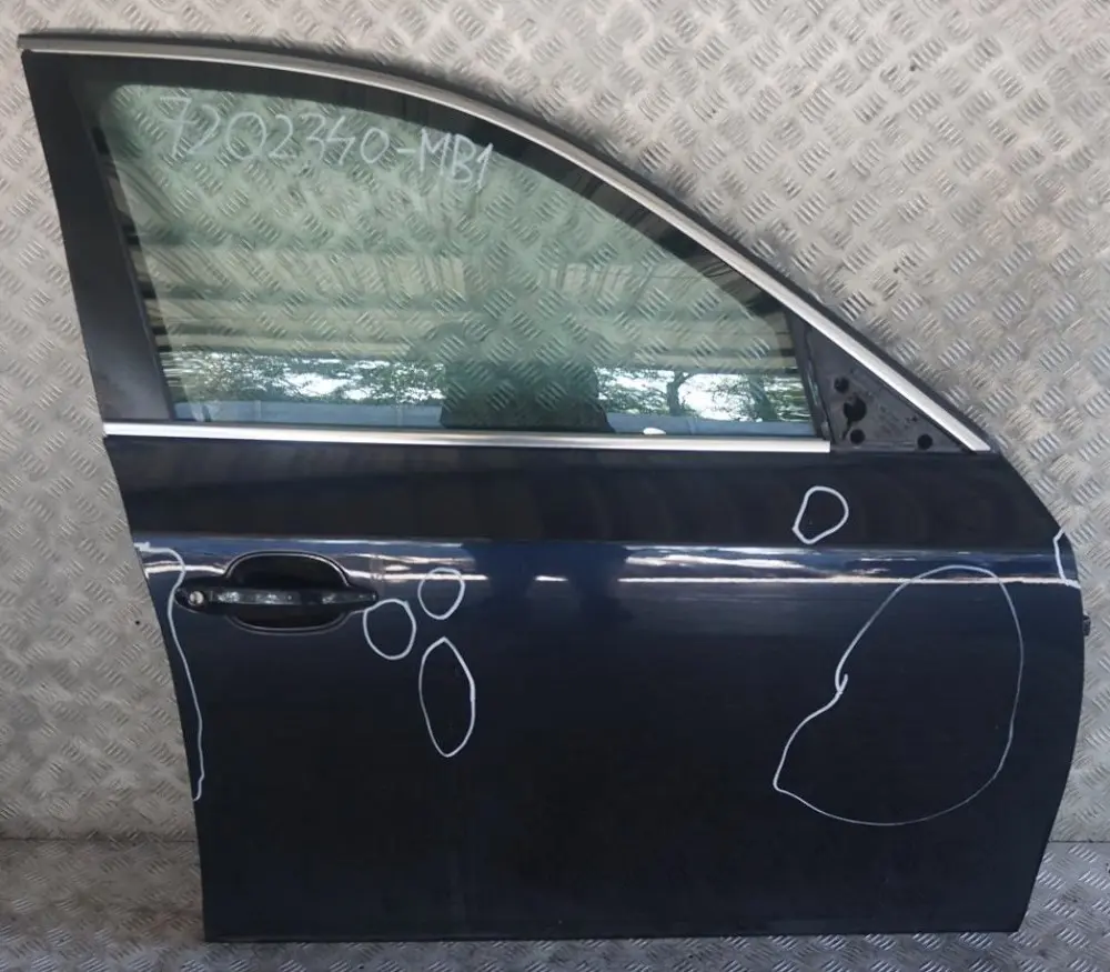 Drzwi prawe przednie monacoblau do BMW E60 E61 o numerze 7202340 BMW E60 E61 Drzwi prawe przednie monacoblau - SKU 7202340-MB1 - Numer Części 7202340