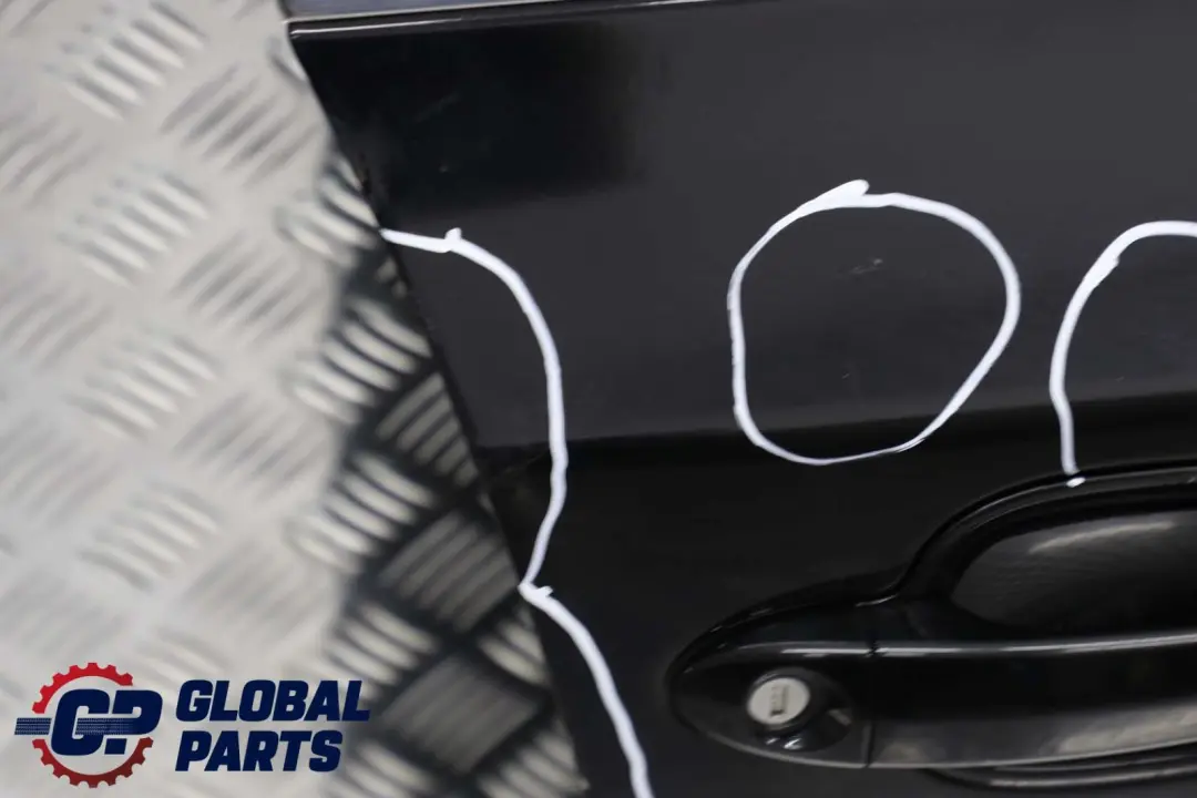 Drzwi prawe przednie schwarz II do BMW E60 E61 o numerze 7202340 BMW E60 E61 Drzwi prawe przednie schwarz II - SKU 7202340-SCH1 - Numer Części 7202340