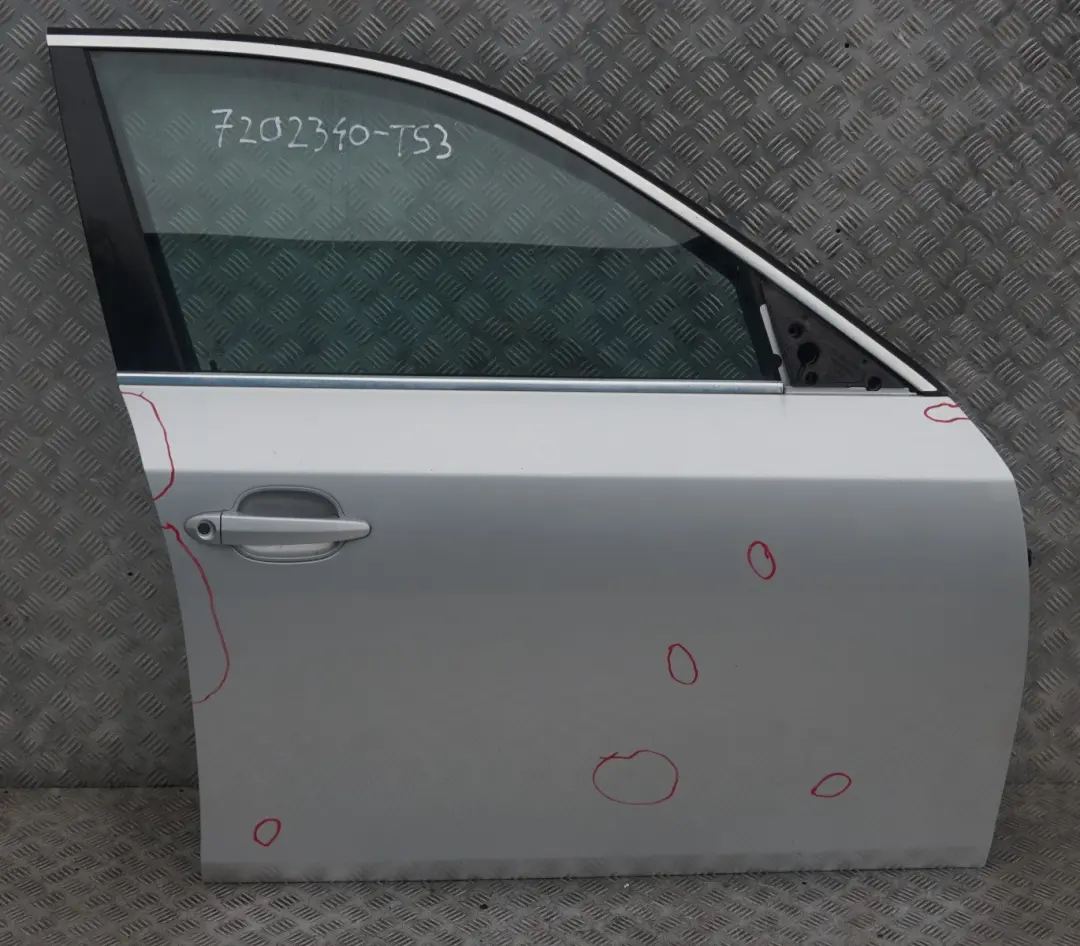 Genuine BMW 5 SERIES 3 E60 E61 Door Front Right O/S Titansilber Silver - 354 to with Part number 7202340 Genuine BMW 5 SERIES 3 E60 E61 Door Front Right O/S Titansilber Silver - 354 - SKU 7202340-TS3 - Part number 7202340