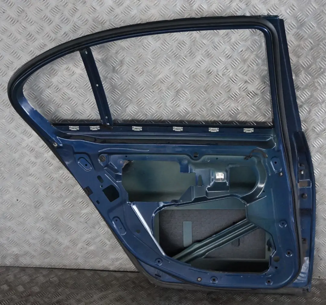 Conducteur Porte Arriere Gauche Bleu Mystique Mystic Metallise pour BMW E60 LCI à propos du numéro de pièce 7202341 BMW E60 LCI Conducteur Porte Arriere Gauche Bleu Mystique Mystic Metallise - SKU 7202341-MYS - Numéro de pièce 7202341