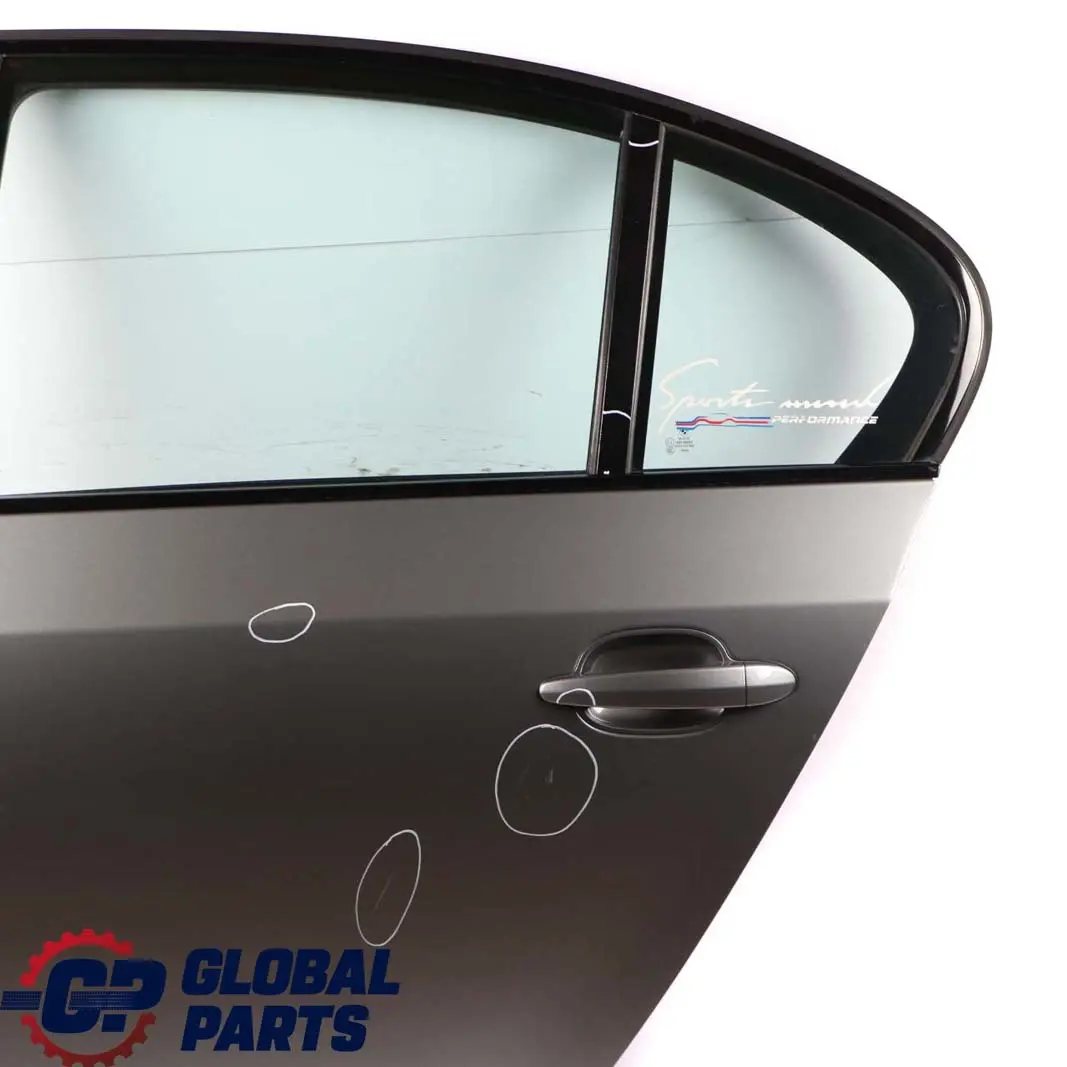 Drzwi lewe tylne tył silbergrau A08 do BMW E60 o numerze 7202341 BMW E60 Drzwi lewe tylne tył silbergrau A08 - SKU 7202341-SBG - Numer Części 7202341