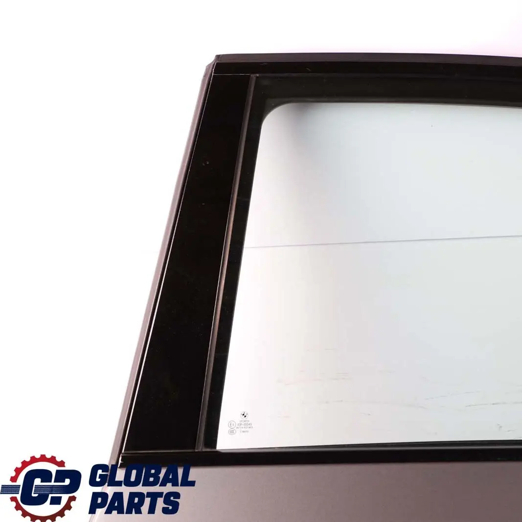 Drzwi lewe tylne tył silbergrau A08 do BMW E60 o numerze 7202341 BMW E60 Drzwi lewe tylne tył silbergrau A08 - SKU 7202341-SBG - Numer Części 7202341